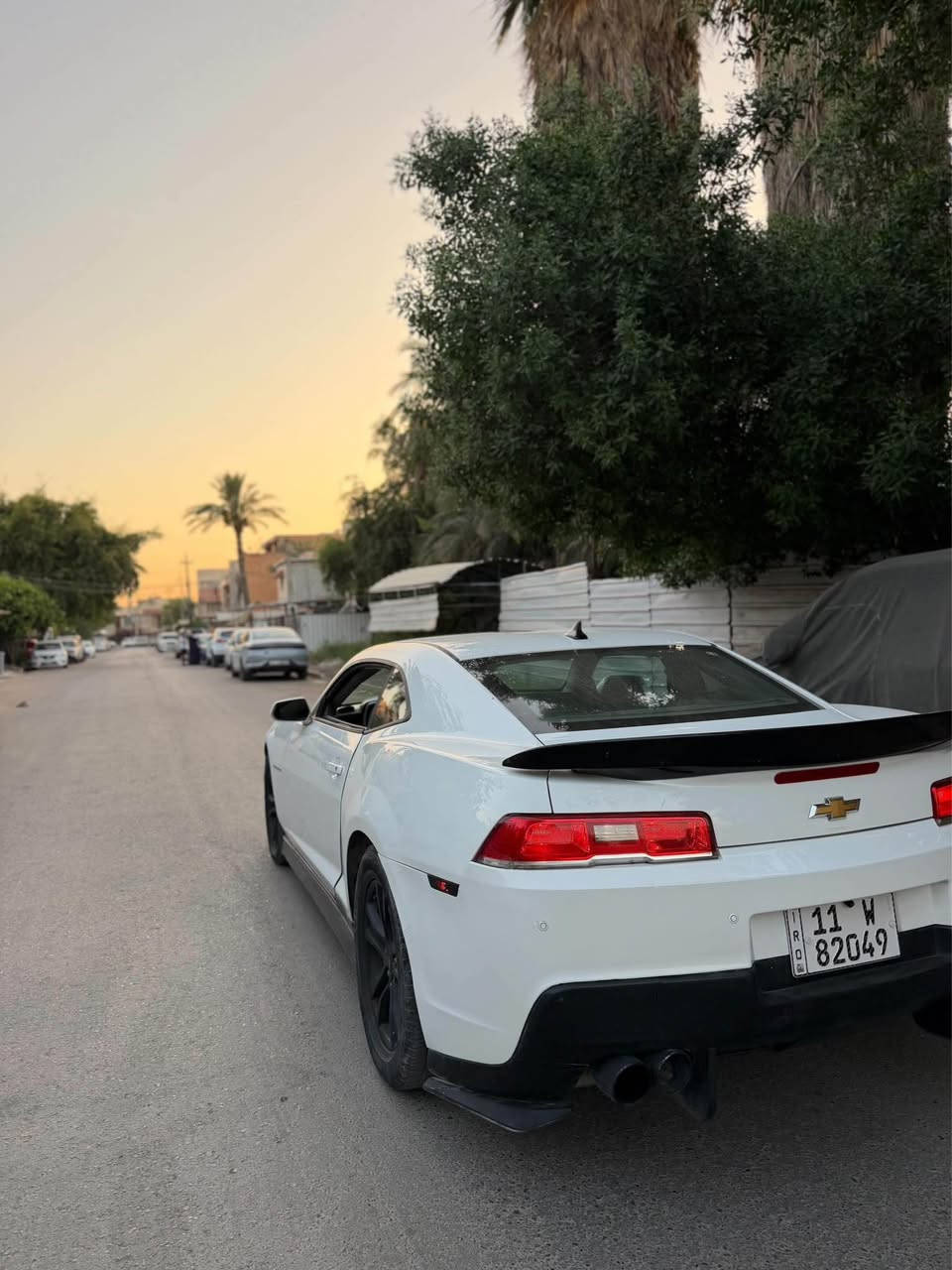 السلام عليكم 
كمارو rs 2014 
وارد كندي 
محرك 3600 
ماشية 120,000 كيلو 
اليارة عليها اكزوست اكس بايب 
و داون بايب وبطيخات ss 
برمجة امريكا طلقات وببكورن 
السيارة عليها لايتات دبليو 
حادثها جاملغ و باب من كندا طك تاير يعني خفيفات 
وجمالغ خلفي ب العراق ايرباك بردة
رقم بغداد جديد وهزة جديدة يعني ميحتاج هزة 
السنوية ب اسمي تحويل ثاني يوم 
السعر: 105
للتواصل: *********** بغداد, العراق
