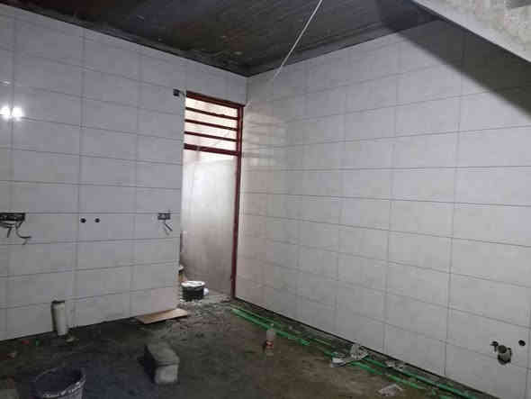 سلام عليكم خلفه سيراميك تطبيك أرضية جدران شغل درجه والى وبأسعار مناسبة ***********
