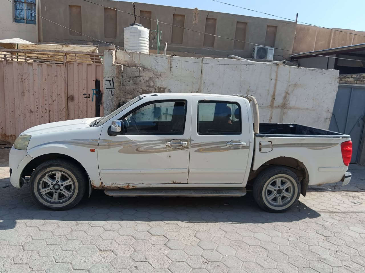 السلام عليكم مستعجل على البيع سيارة خير من الله 
للبيع سيارة گريت وول موديل 2013 حرة وضريبة مدفوعة بأسمي مكفولة من كلشي گير ومحرك سليمات تخم تاير جديد سيارة خير من الله مال جناي مداور ثاني يوم رقمها قادسية مكاني النجف الاشرف

للأستفسار *********** بي واتساب 

السعر المطلوب 50 وبيها مجال
