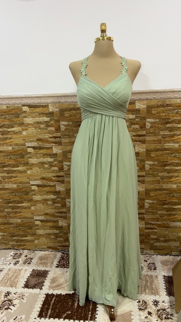 فساتين مناسبات جديدة مملبوسة بنات قياسات مختلفة سعر الواحد 10 واكو واحد لو ثنين ممصورتهم 
توصيل 3 لكل المحافظات


**إذا كنت صاحب هذا الإعلان وتريد حذفه لأي سبب، رجاءا أرسل رسالة إلى الدعم الفني**