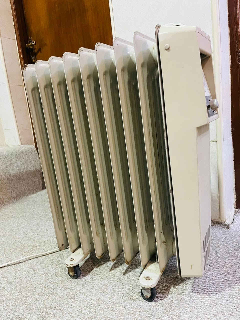 صوبه كهربائي شغاله نضيفه للبيع سعره ٢٥ وبيه مجال للشراي للاستفسار الاتصال على الرقم ***********
