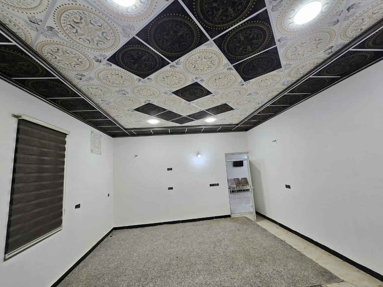 بيت للبيع
 او مراوس 
ب بيت داخل سامراء 
المساحه الكليه 870 متر 
مساحة البناء 280 متر 
بناء حديث
الموقع العباسيه خلف المعارض
يبعد عن شارع العام 500متر
التبليط يبعد عن البيت 30 متر 
للاستفسار خاص او الاتصال على الأرقام التاليه 
*********** 
***********
