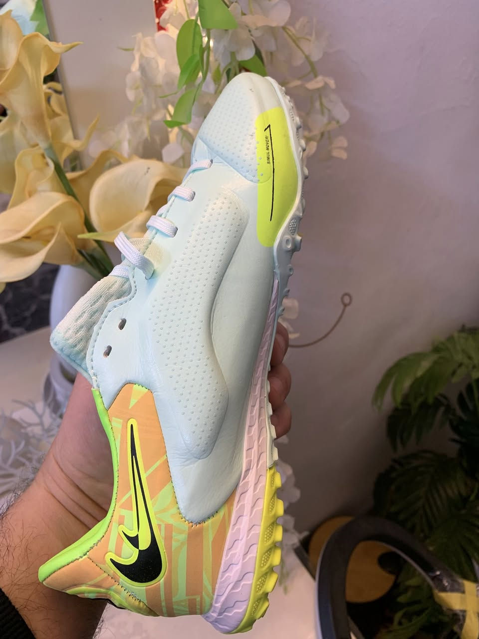 حذاء رياضي تارتان محبب فيتنامي اصلي وعلفحص جديد غير مستخدم قياس 39 السعر 40 الف يوجد توصيل لجميع المحافظات ***********
