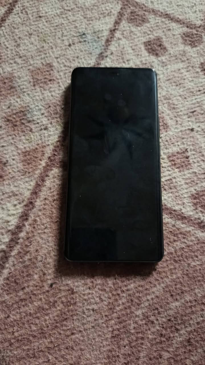 سلام عليكم مبايل البيع بعده جديد كله بلادي الذاكرة 256 بغداد مدينة الصدر كارتونه موجوده السعر 250
 الرقم ***********
