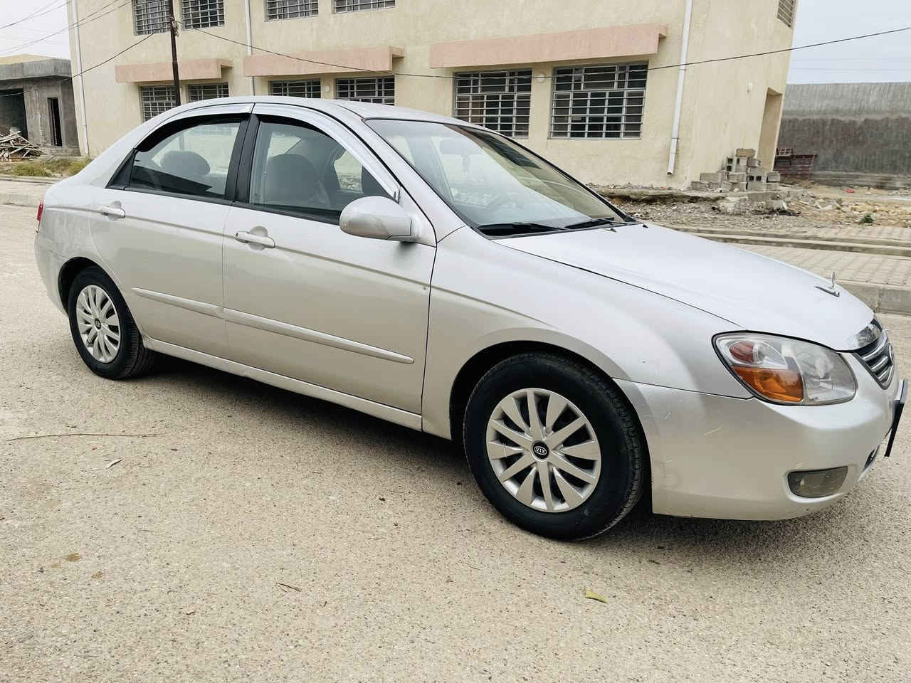 السلام عليكم
كيا سبكترا 2008
رقم بغداد الدولي بأسمي 
وارد امريكي بيهة قطعتين صبغ والسونار موجود ويه الصور
مكينة وكير وكهربائيات وتبريد تدفئة جدد
حدادية جديدة 
مكان السيارة ديالى بعقوبة
السعر 80 وبيهة مجال 
رقم الهاتف ***********
