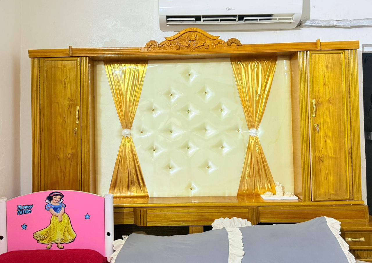 غرفه اخشاب صاج طابقين إستخدام قليل جداً
***********
