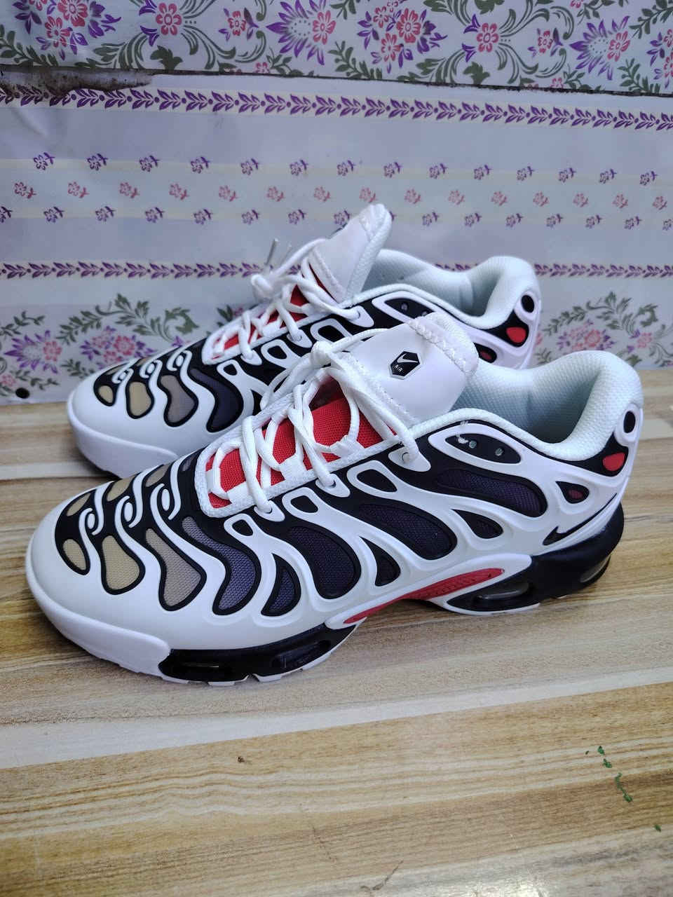 احذية امزون ماركات اشكال و قياسات مختلفة القياسات والاسعار بالصور كل صورة متوفر قطعة واحدة فقط موضحة بالصور للطلب او الاستفسار التواصل عبر رسائل الصفحة متوفر توصيل بغداد ومحافظات 👍 #تابع_الصفحة_يوصلك_كلشي_جديد


**إذا كنت صاحب هذا الإعلان وتريد حذفه لأي سبب، رجاءا أرسل رسالة إلى الدعم الفني**