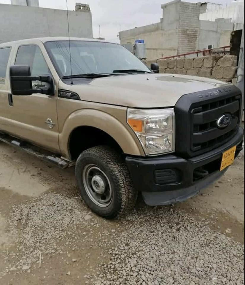 فۆرد ف ٣٥٠
بە نزینە 8بستۆنە حجم مکینە6.2

 مۆدیل 2012 

0750 213 9785 كورك و واتساب
