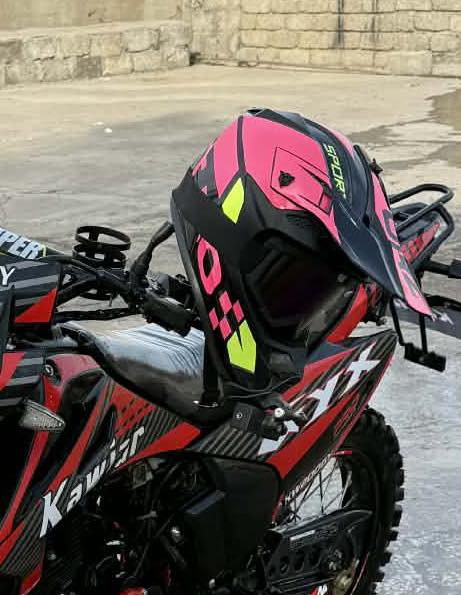 السلام عليكم خوذه البيع مستخدمه شي قليل
ه ‭٠٧٧٠ ٣٥٧ ٩٤٦٣‬
