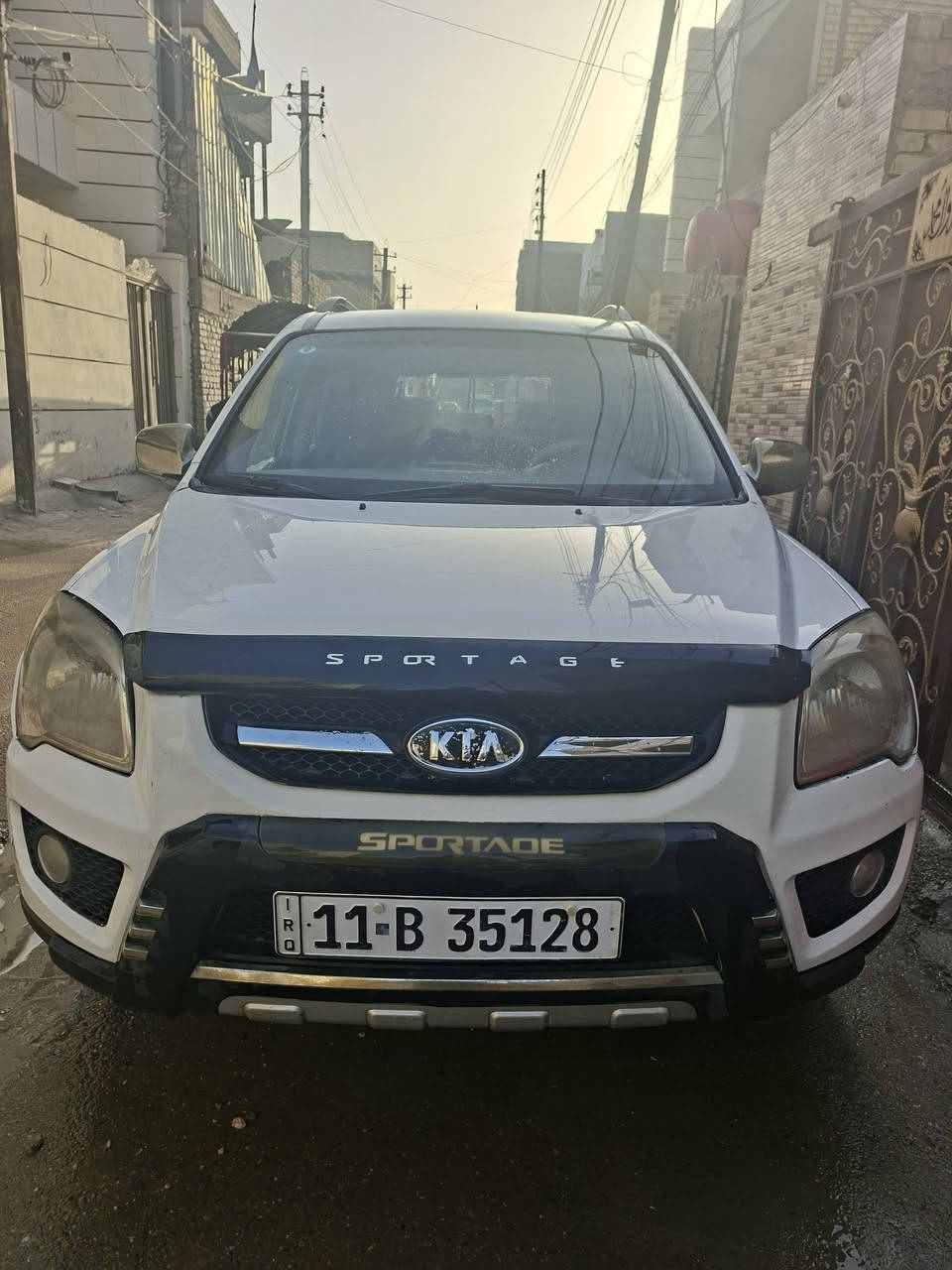 سلام عليكم سيارة كيا سبورتج للبيع موديل ٢٠٠٩بغداد بسمي السيارة مكفولة من الحادث خليجي مكينة ٢٠٠٠ داخل السيارة عسلي السعر ١٢٥ رقم الهاتف ***********
