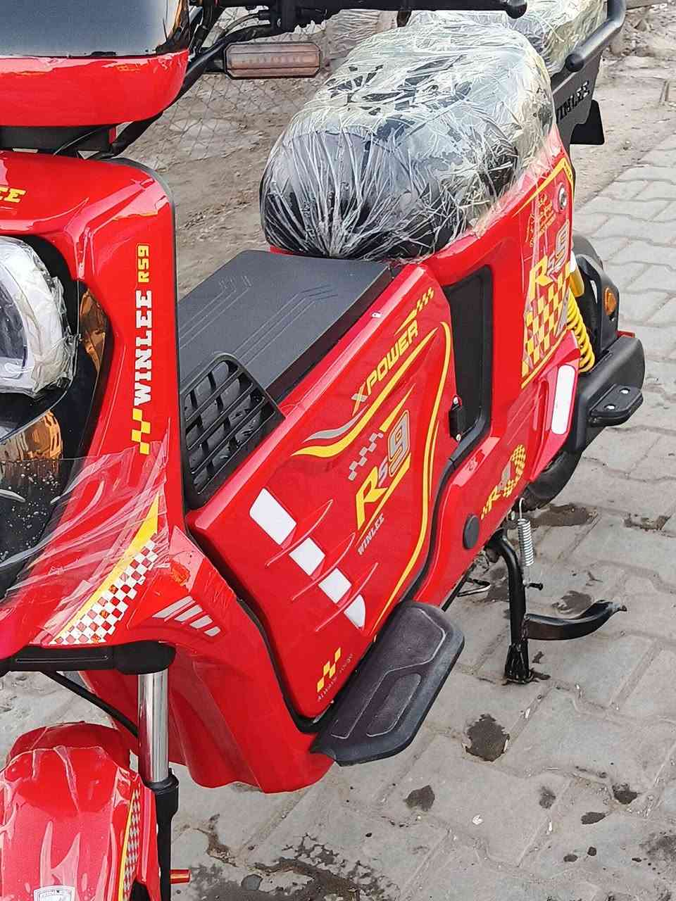 للبيع موديل 2026 Rs9  دراجة راقيه
ما صار هواية من جبتها 
سرعه 60 حقيقي 
بيها نضام البك R 
بيها نضام P 
بريك دسكات 
دبلات خير من الله 
جنطه اماميه 
بطاريات 5 كبار 32. امبير الوحدة 
تمشيك 50 كيلو 
المكان بغداد مدينة الصدر 
رقم الهاتف *********** ما متواجد واساب فقط عل رصيد 🌹 ول السعر 550
