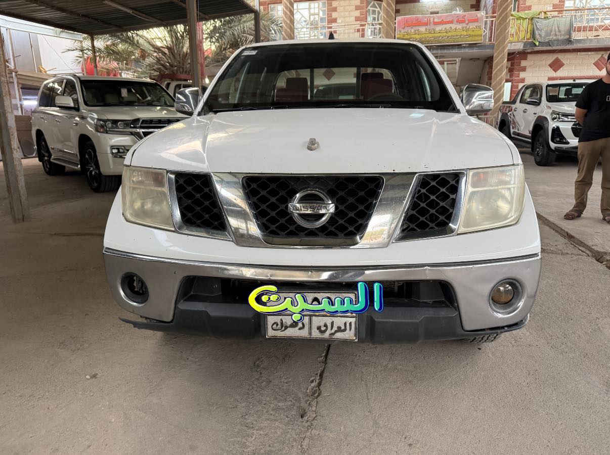 السلام عليكم
نيسان نيفارا موديل 2009 
بيها صبغ قماره 
رقم دهوك قديم عندي بيها وكالة 
محرك مجفت جديد
كير مكفول 
السعر 9000$ وبيها مجال 
***********
