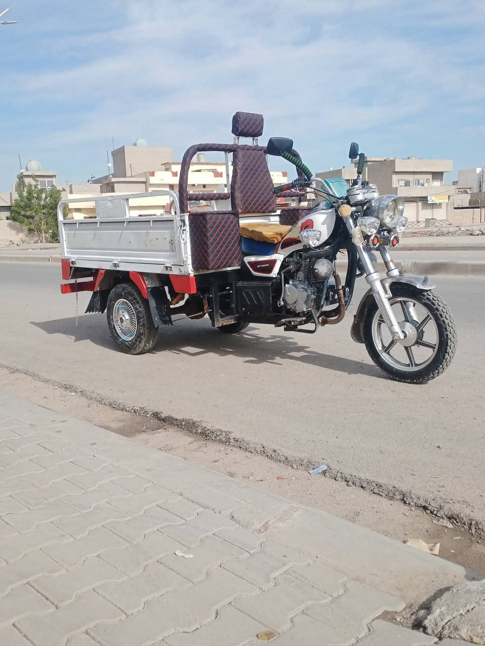 السلام وعليكم عندي ستوته البيع موديل 19محرك تايرات كهربائيّة كلهه بل ركبه شاصي بل شرط بليته منفيس كامل ستوته فول مفول ستوته على بلادي فحل عالي شاخوان ماطور دبلات ختم شرط ستوته على شركه المكان كركوك حي الحجاج السعر مليون 225بي مجال قليل حيل الشراي يخابر ***********
