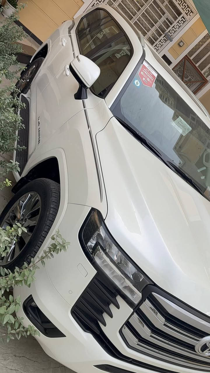 لاندكروز 2025 
ضمان ساز 
3 شاشات تطبيق 
مواصفات gxr معروفة 
كفالة عامة ماشية 5000
سعر 73.000$وبيها مجال
التواصل ***********
