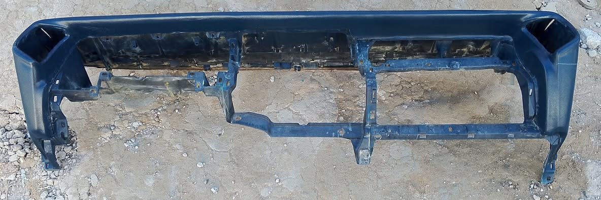 السلام عليكم ورحمه الله وبركاته دشاببل للبيع هارتوب وبطه نعمل على صيانت غرف السيارات  الياباني بطه راس الثور كرسته ارنب هارتوب العنوان النجف حي الميلاد شارع جامعه الكفيل قرب مطعم انوار الهادي رقم الهاتف ***********يوجد واتساب اخوكم ابو ماجد
