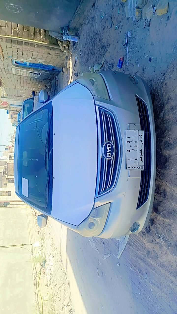 السلام عليكم بي واي دي موديل 2012 مكفوله من الصبغ والتبديل سياره بلاديه فول مواصفات فتحه سقف بصمه مكينه وكير اوتو شرط تبريد ثلج ماناقصه شي الرقم ذي قار تحويل مباشر العنوان الناصرية الاسكان الصناعي السسسسعر 48وبيه مجال قليل للشراي لللاستفسار الاتصال على رقم ***********
