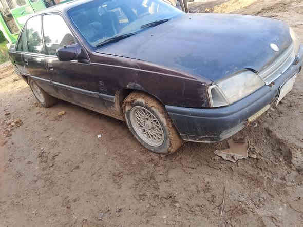 السلام عليكم اوبل اوميكا موديل 90 سنويه ساقطه من 19 سياره مكينه وكير خير من الله مالكه موجود رقمه بابل مكانه ديوانيه سدير كهربائيات كله شغاله سنتر لوك شغال سعره 18 للاستفسار اكثر ***********
