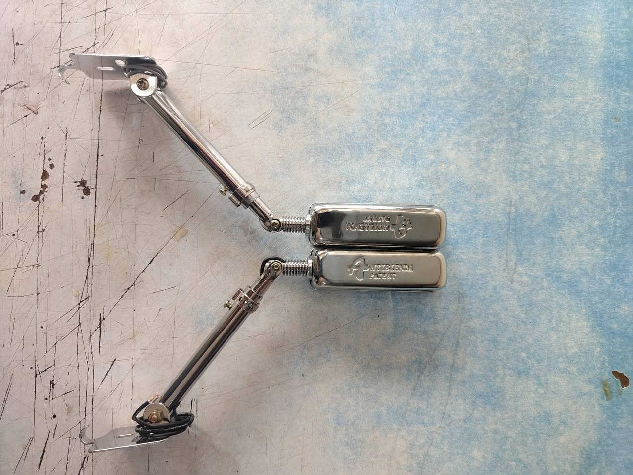 سلام عليكم
من رخصه المدير المحترم
موجود  يمنه  ويسره زوجين شموع مختو م
 سعر الزوج ٧٠ مع الشد بدون شد ٦٠
الاستفسار ***********
