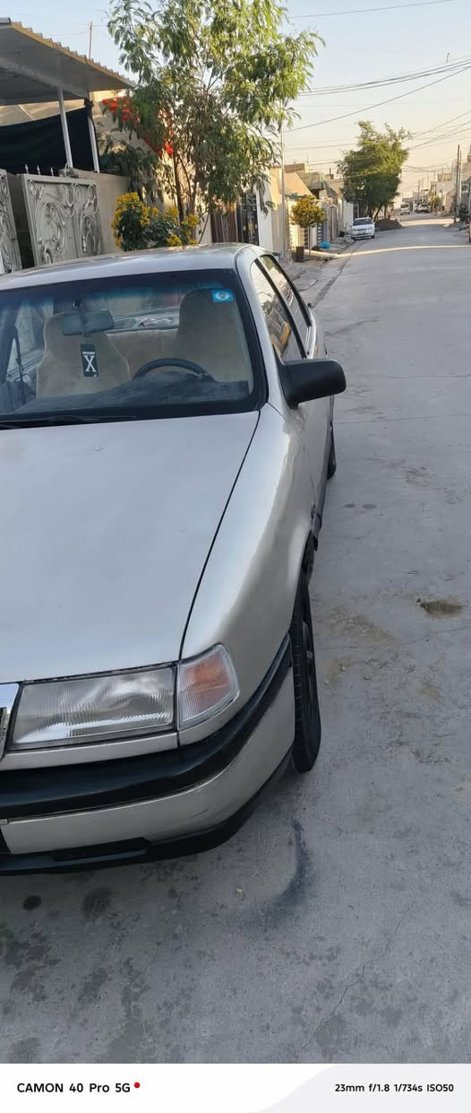 سلام عليكم
فكترا للبيع او مراوس
مديل ٩١محرك ٢٠ بدايه صرف 
دفتر بنزين مابي دبل اكسل ترك 
صدر امامي ضعيف كهربايات كله شغال 
سعر ٣٢ بي مجال قليل ***********
