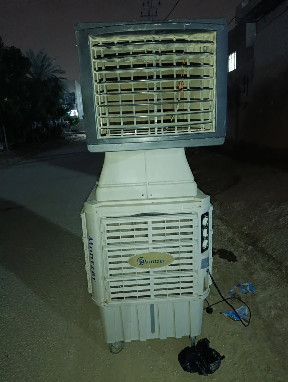 مبرده ام الدكت الضخم 
حجم وسط 
شغالة على الفحص 
الحلة ابي خستاوي عمود 90
***********
