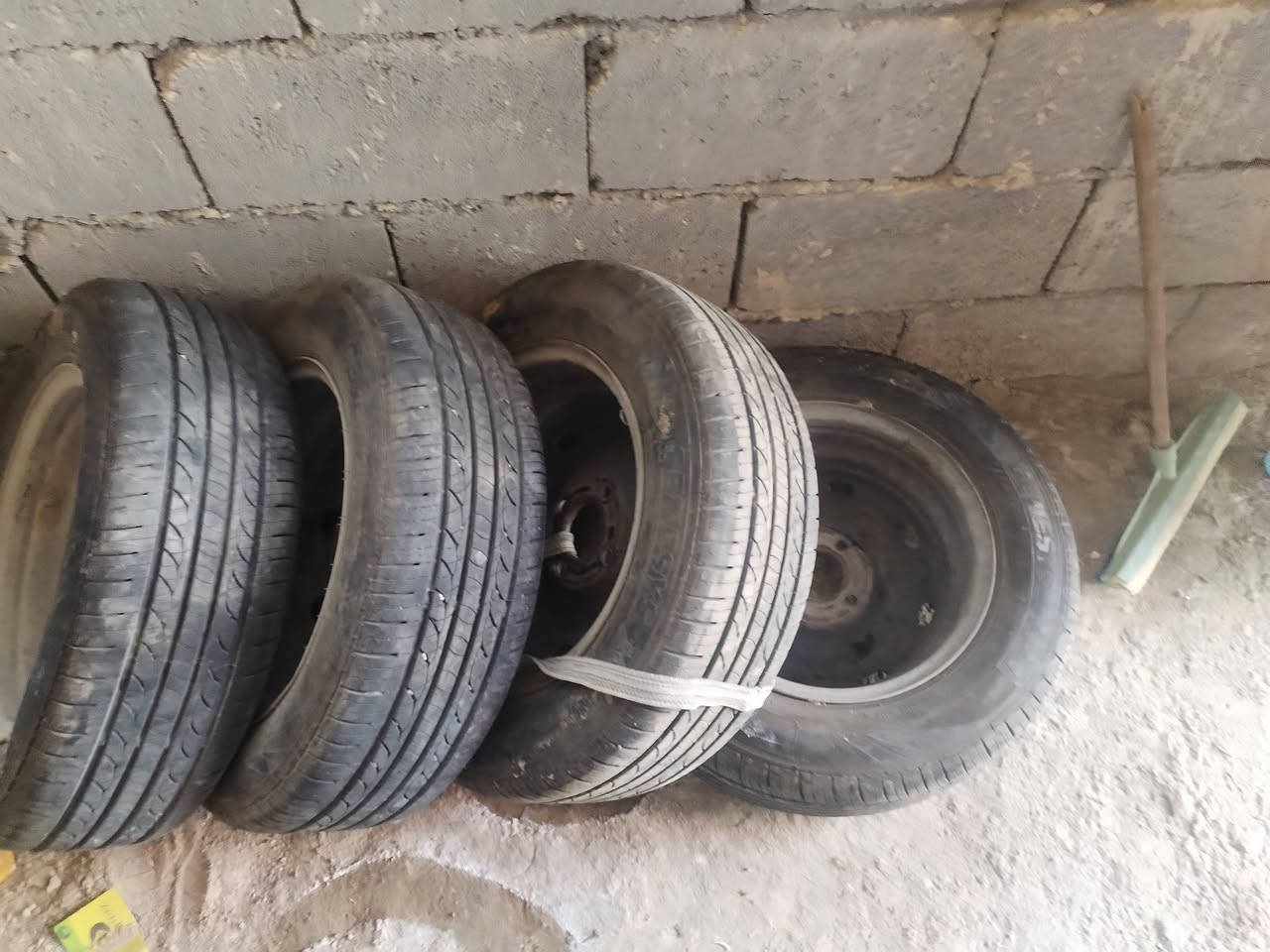 سلام عليكم موجود غراض بيجو بارص للبيع مكاني ناصريه ***********
عربانه خلفيه كامله

مشط

تخم تايرات جدد

صالصه جديده كامله مال تحويره كورله

صطاب اكسن امامي كاملات مع الدبل واللوي

ماطور ماسحات

بك لايت نضاف

 تانكي مال بانزين 

دركه و عينه.

دشبول كامل نضيف حيل

فان مال تبريد شرط الشغل

كشن خلفي قطعتين نضيف
