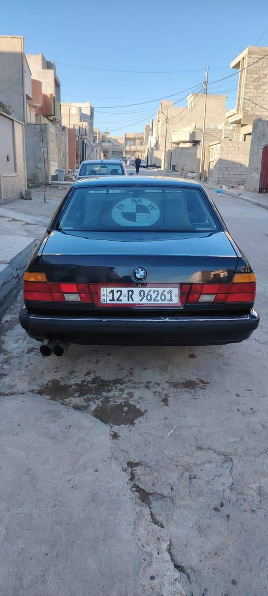 السلام عليكم من رخصة الادمن 
بي ام دبليو 735 موديل 1991 للبيع
أصل وفصل 35
كير ومحرك شرط
سلايت فتحة سقف
السيارة مصبوغة عام (بدون حادث أو ضرر)
تخم أمامي وخلفي جديد بالكامل
تايرات جديدة
بطارية جديدة
تبريد وتدفئة شغالين 100%
كوبون + رقم دولي
باسمـي وشرط التحويل
السيارة متعوب عليها حيل ومهتم بيها 👍
السعر 45 وبيها مجال الطيبين 
التواصل على الرقم ***********
