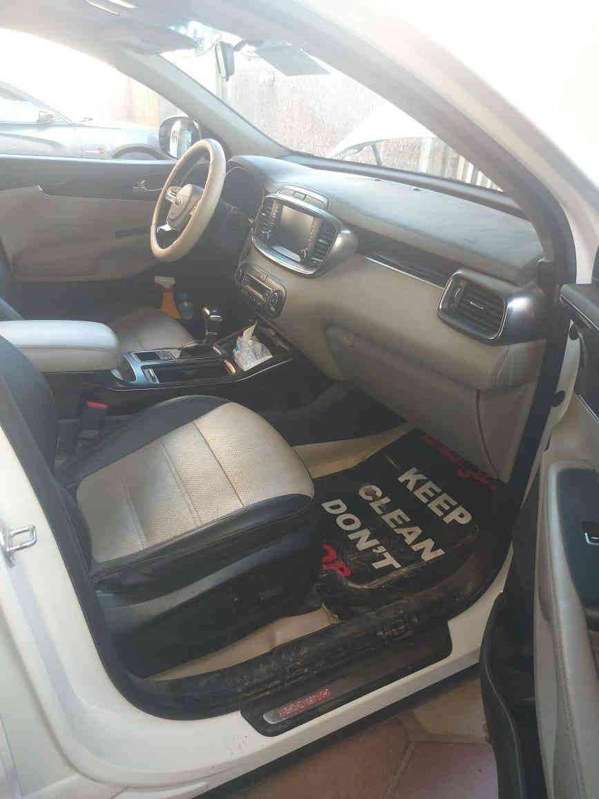 سلام عليكم سورنتو 2020 للبيع خليجي محرك 6 سلندر رقم بغداد خصوصي السيارة باسمي تحويل مباشر مكفولة كفالة عامة عدا بارد مثل ماموضخ كشنات جلد ومفروشة جلد صندوك كهربائي شاشه كبيرة كير 8 نمر بدأت نيكل بصمتين وياها  تحكمات سترين 7 راكب تبريد 3 قطع إنارة ترحيب سيارة تخم تايرات جدد مكاني بغداد الدورة للاستفسار ***********
السعر 250 بيها مجال بسيط كلش والسيارة ماشية 200Km لحد يجي يكسر بسعرها يكلي 230 سيارة ماشية بس نضيفة كلش منطيها مثل ماتنطيني
