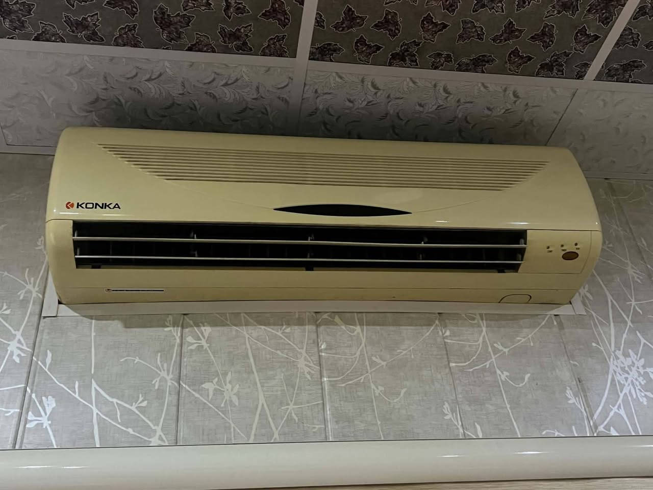 سبلت كونكا طنين 
الباب الاول 
شغال بدون عيب
ما واصل مصلح
السعر 425 الف
وبي مجال بسيط


**إذا كنت صاحب هذا الإعلان وتريد حذفه لأي سبب، رجاءا أرسل رسالة إلى الدعم الفني**