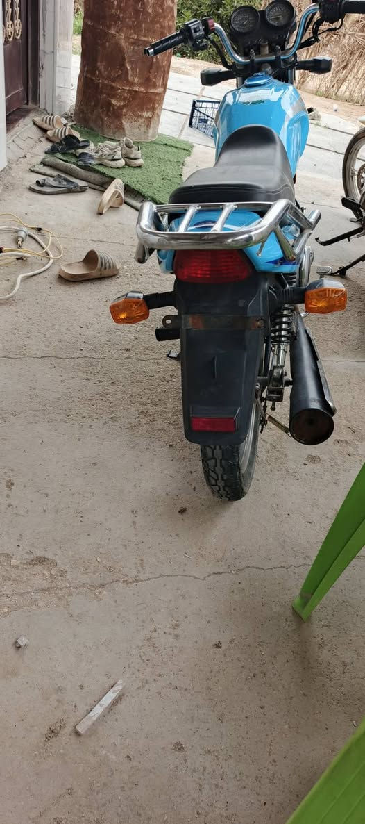 سلام عليكم دايون عظم موديل ٢٢ كلك كلك سمائي كلشي جديد نقص صفاحيات فقط 
***********
