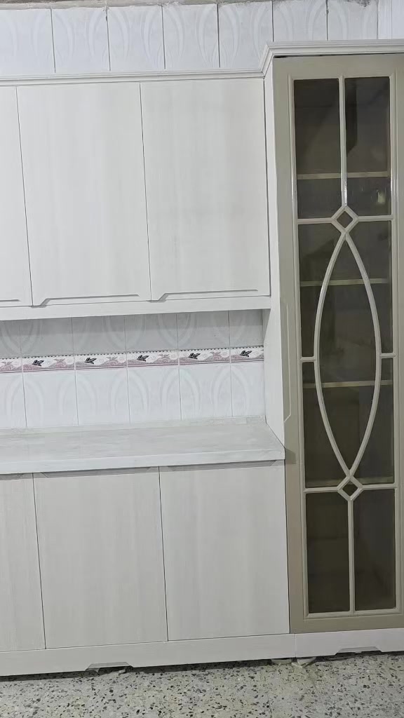 معمل اسحاق
***********

- "الألوان والديكورات الجميلة هي ما تجعل مطبخك فريداً"
- معمل اسحاق
