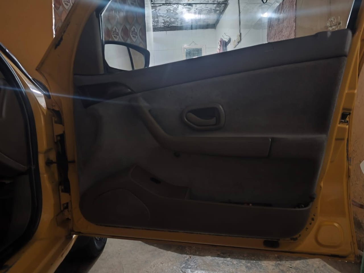 السلام  عليكم سمند 2011
رقم بغداد بسمنه تحويل مباشر 
مكينه بلاد كير بلاد سياره بيه مكينه وكير جدد قبل فتره بدلتهن 
كهربائيات شغاله من دعاميه ل دعاميه 
بدون ضربه وصبغ سياره جديده مال بيت مامتعوبه مدوشمه كاعيه وكشنات سياره جاهزه مابيه اي نقص 
مكانه ديالى المقداديه لاستفسار *********** السعر 29 وبيها مجال ترهم بيع ومراوس
