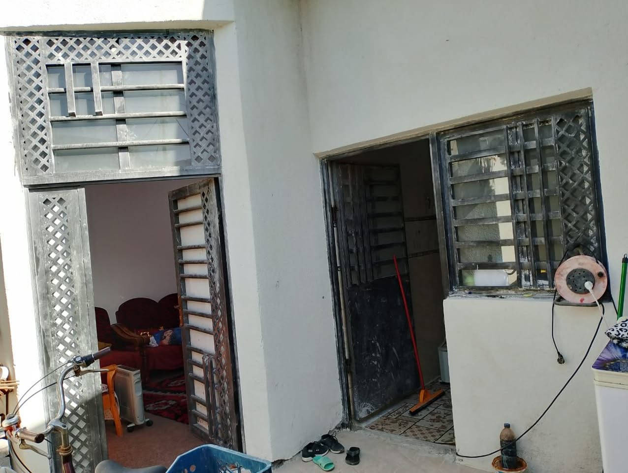 سلام عليكم بيت البيع. جاعز مساحه) زراعي 100)
بل عاكوليه محيله) 
الغرف 2)
ودوانيه ومطبخ) 
وحمامات) 
كونكريت صبابه سراميك) 
بياض) 
بيت كامل مكمل) 
السعر (70)   
(ملاحضه) انه( دليل) ااتواصل ***********محمد
