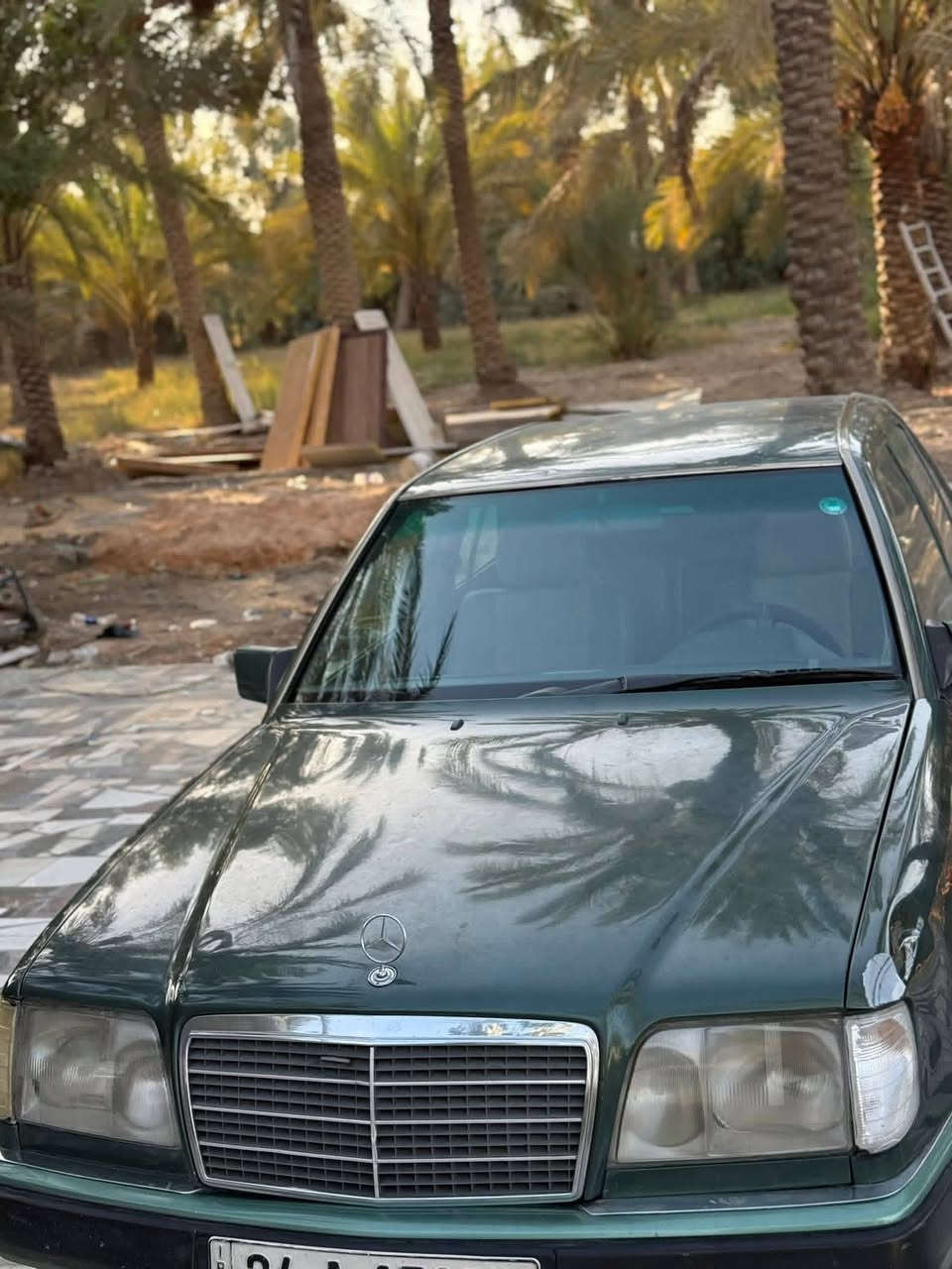 السلام عليكم 
مارسدس دب 320 موديل 1991 مكفوله من الضربه السياره معيود لونه لجماليه كير ومكينه بلاد كيره 4 نمر السياره جاهزه من كلشي تبريد ويه السويج ثلج تخم تاير حداديه كامله السياره بيه تخم زنون مكان السياره بابل 

للاستفسار ***********
