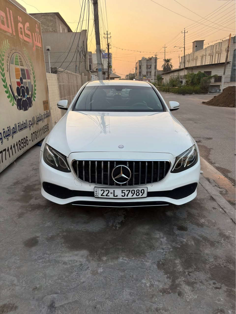 مارسيدس E class 2016 

بيع او مراوس 

E200

وارد الماني بدون حادث بيها كلير قطعتين جاملغ امامي وخلفي جهت السايق بدون حادث فقط رش

المواصفات الالمانيه معروفه شاشه كامره اوتو بارك حساسات رادارات بصمه تحكمات ستيرن كشناا كهرباء جلد 

سيارة ماشية 175 الف كيلو 

السياره جاهزه بدون اي نقص تبريد محركً كير صدر كله بالضمان والسعر 23 الف وبي 

مجال بيع او مراوس 

مكان سيارة حي جامعة 

*********** بغداد, العراق

