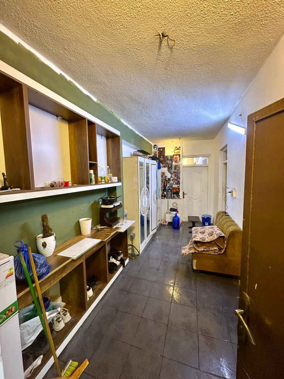 للطلاب والموظفين ....!
شقة في الكرادة تحتاج شخص واحد او شخصين
الموقع: كرادة خارج شارع 62 موقع مميز كلشي متوفر وقريب على كل الجامعات (للطلاب)
تفاصيل الشقة: كدامك بالصور + صحيات نظيفة ومطبخ جاهز

التواصل: *********** 
الاجور (مناسبة للكل بدون دلاليه)
