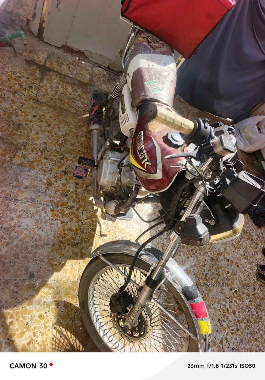 للبيع ب400
موديل 23 تايكر


**إذا كنت صاحب هذا الإعلان وتريد حذفه لأي سبب، رجاءا أرسل رسالة إلى الدعم الفني**