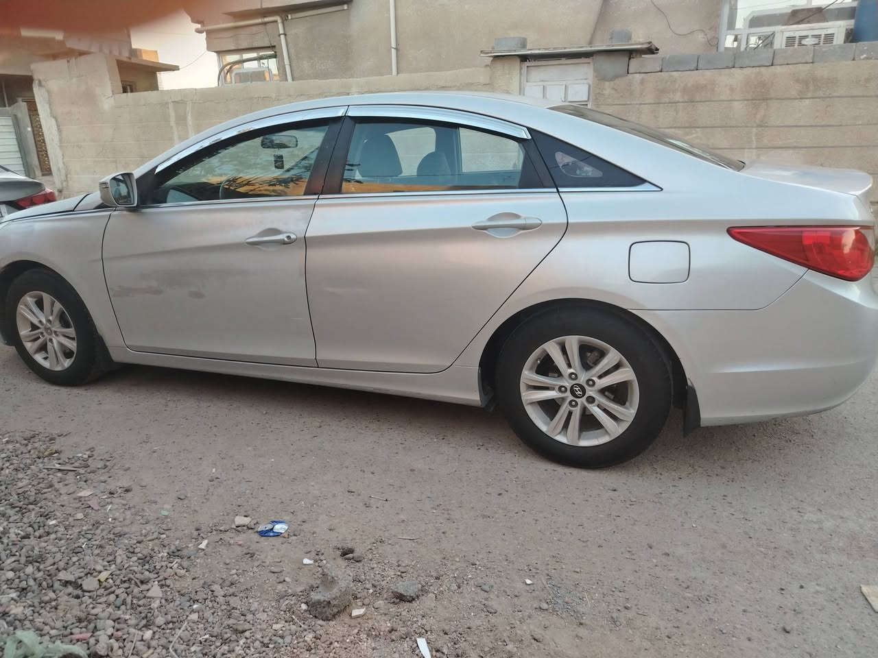 السلام عليكم سوناتا 2012 وارد خليجي مكفوله بيها فقط قطعتين صبغ فقط بدون دواخل  محرك 2000 دوش محرك  وكير انضاف جدا تبريد شغال تخم تاير جديد ويل كب نص فول اشاير بل مري تحكم استيرن جهتين مري شفط كشن كهرباء تبريد قطعتين كشنات جلد ارضيه جلد بيها قطعتين صبغ فقط بدون دواخل  والباقي مكفول السونار مرفق بل منشور مكان السياره بغداد السعر 92وبيها مجال للاستفسار الاتصال على الرقم *********** //***********
