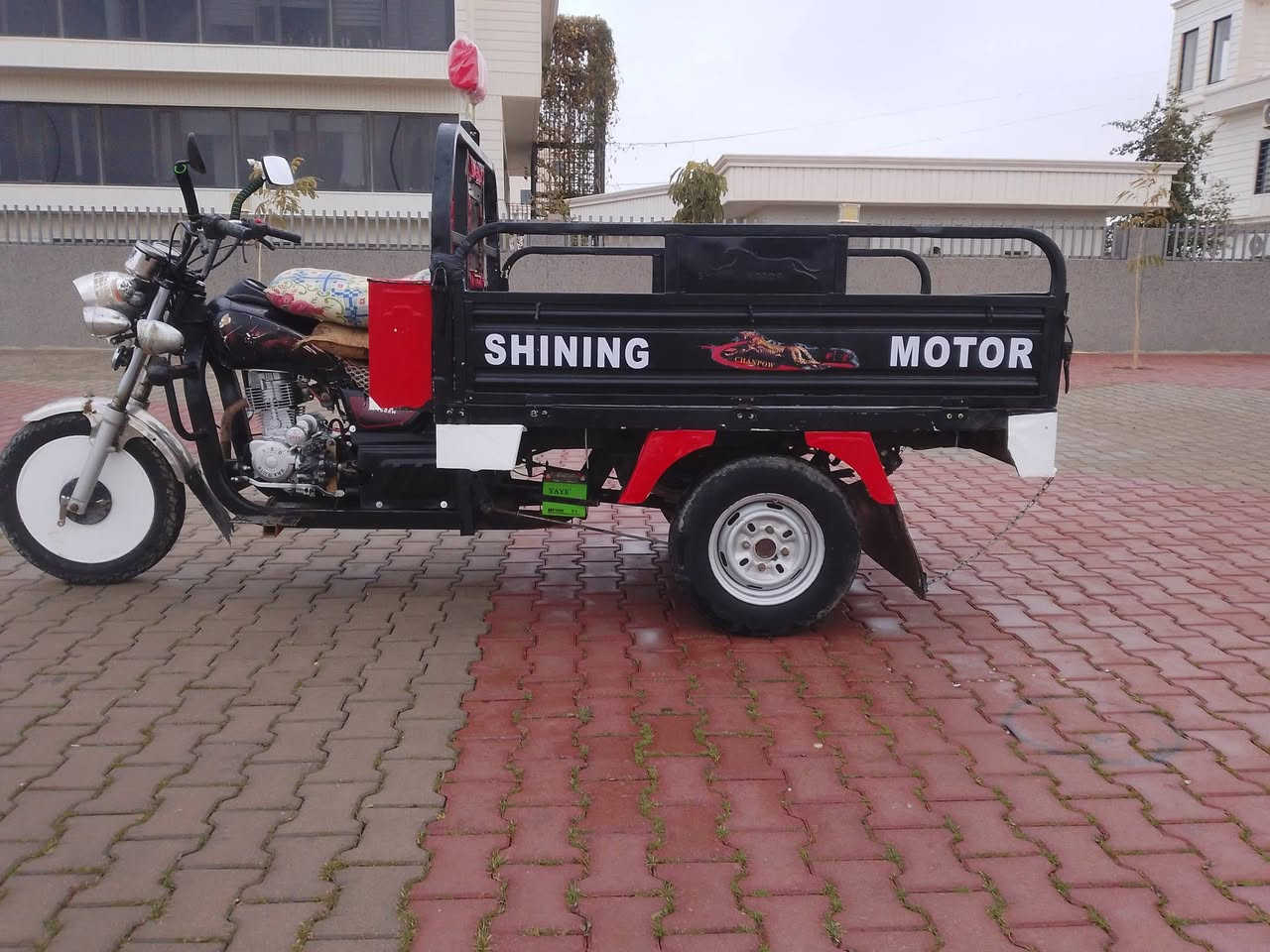 السلام عليكم ستوته للبيع اي  عيب ما بيه كهربائيات شغاله  ركبه شرط محرك شرط مو2019 السعر مليون و  وبي50 مجال بسيط عنواني كركوك  اخوان عالخاص ما اجاوب .وهذا رقمي***********
