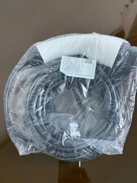 شاحن اصلي مال سياره زيرو غير مستخدم السعر 70 بي مجال رقمي 07735421235