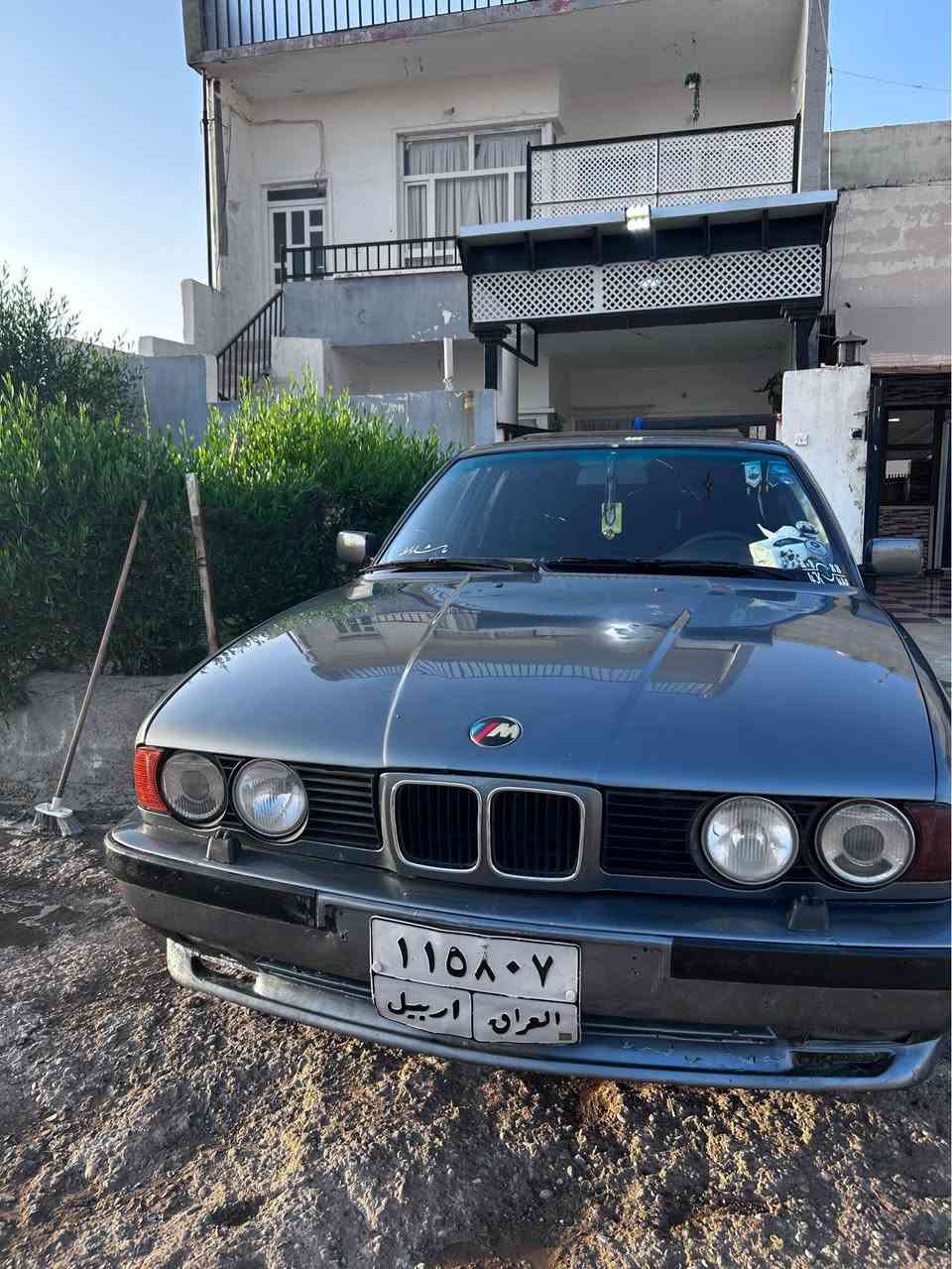 سلاو هاوريان bmw.موديل1990.,520گير عادي 
گير مه كينه به شه رت ته قه ؤ ره قه به شه رت
سي پارچه مه عجونه عامه بؤ جواني
سه قفي نيه جام كاربايي سلايت
كاربايي به شه رت
شتي نمونه له جواني
به ناوكردن به شه رت سه نه وه ي تا مانگي ٩نويه
0750 050 68 65
ره قه م موبايل أربيل, العراق
