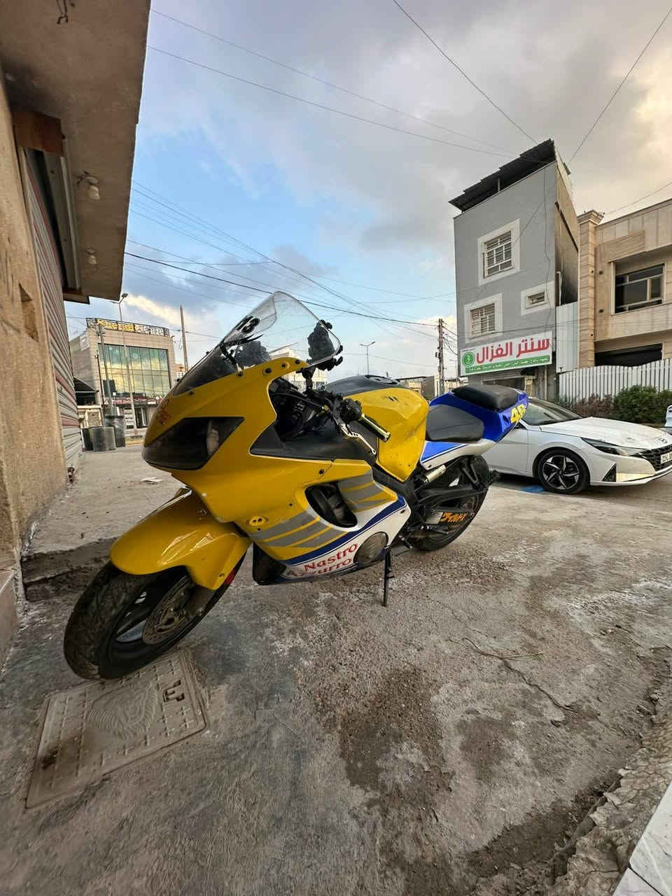 ام فوراي 2004 محرك ما مفتوح السعر 18مكاني الشعب ***********
