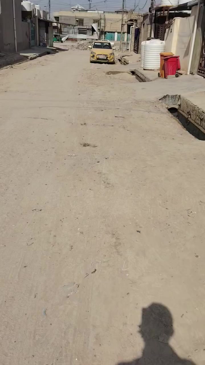 دار البيع شارع المواكب خامس بيت عن الشارع البيت ركن كله سراميك وكاشي بيت جاهز غرفتين نوم ومطبخ واستقبال السعر تصال ***********
