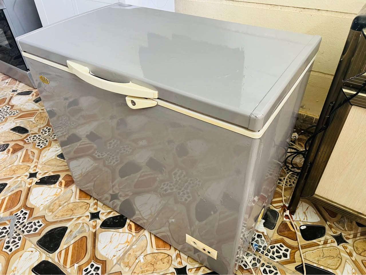 مزاد انس الوندي 

مجمده نوع رويال غاز وماطور بلاد شرط الشغل ابيعلك 14 قدم سعر 150 الف 

للاستفسار مراسله الصفحه او اتصال 

***********

واتساب ***********

عنوان بختياري اول مقابيل مدرسه روشنبير خناقين, ديالى
