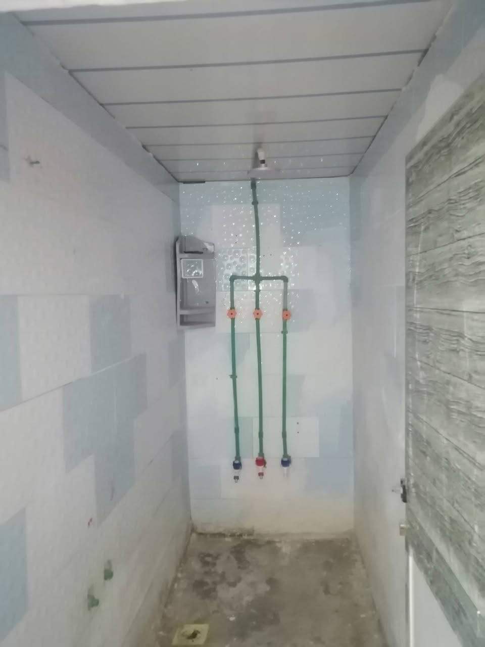 بيت ٦٠ متربجهت الايمنه بيع مستعجل اي استفسارعله هذه رقم ***********
