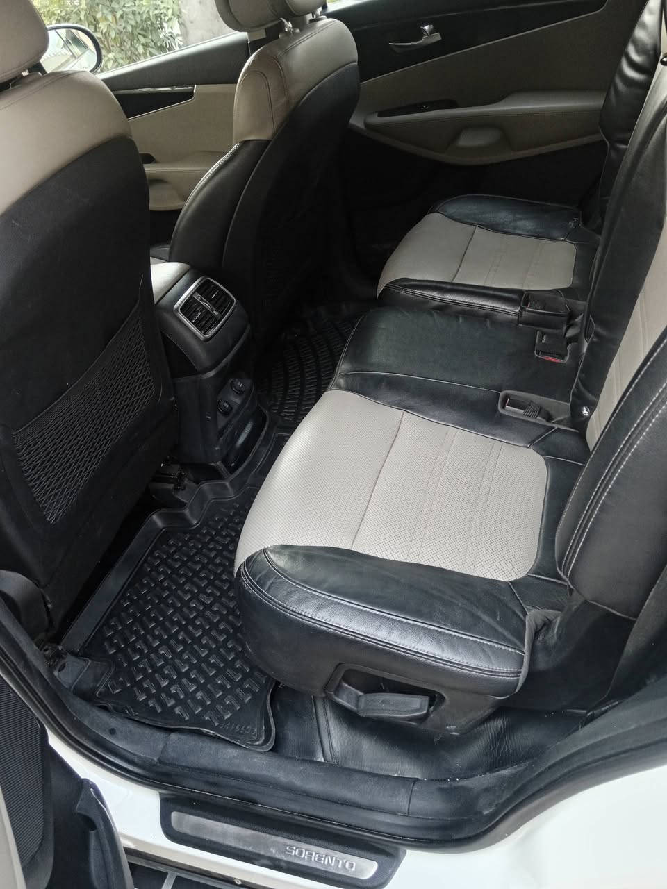 السلام عليكم كيه سورنتو 2016 للبيع خليجي 6 سلندر 7 راكب فول مواصفات بني رامه طكتين سياره بصمه كشنات جلد لونين مكفوله كفاله عامه عده البارد بصيط رقم بغداد دولي مشروع وطني 3 قطع تبريد كشن كهربائي محرك و كير مامفتوح مري شفط سياره احله من لصوره المكان كربلاء طوريج السعر 210وبيه مجال الرقم الموبايل ***********
