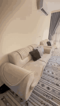 كنب ٨ مقاعد • نضيف • بلا أضرار