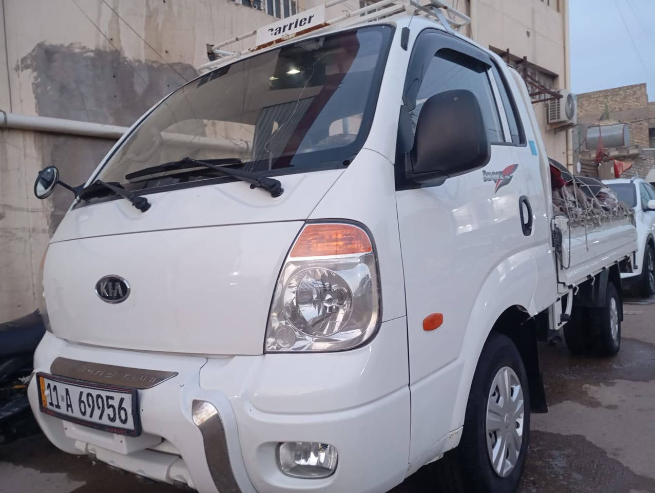 كيا مسكر بم ونوزل رقم بغداد نكليزي مكينه جديد تخم تايرا جديد بدون ضربه وصبغ جاهزه من كلشي مديل٢٠١٠ السعر ١١٥ وبيه مجال مكاني بغداد الحسينيه المعامل ***********
