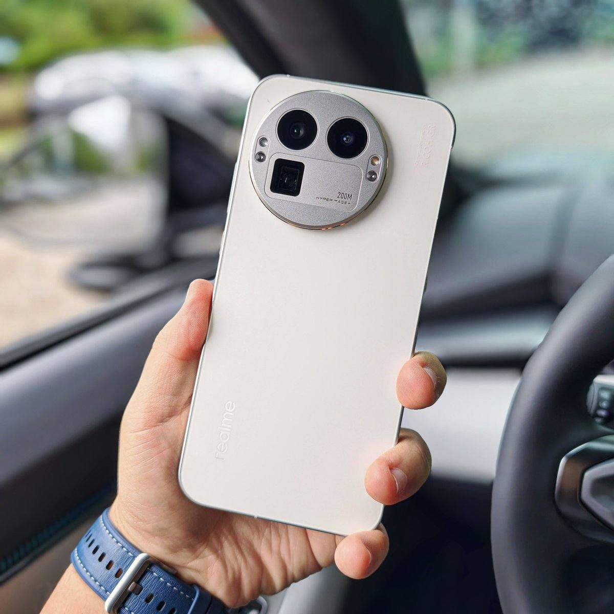 مكلف بالنشر ريلمي gt 8 pro ذاكرة 512 رام16 ضمان سنة كاملة نسخة عالمية استخدام شهر نظافة 100%  شرط ملحقاته ممستخدمه للبيع السعر مليون و150 الف عنواني بغداد اي استفسار عالرقم ***********
