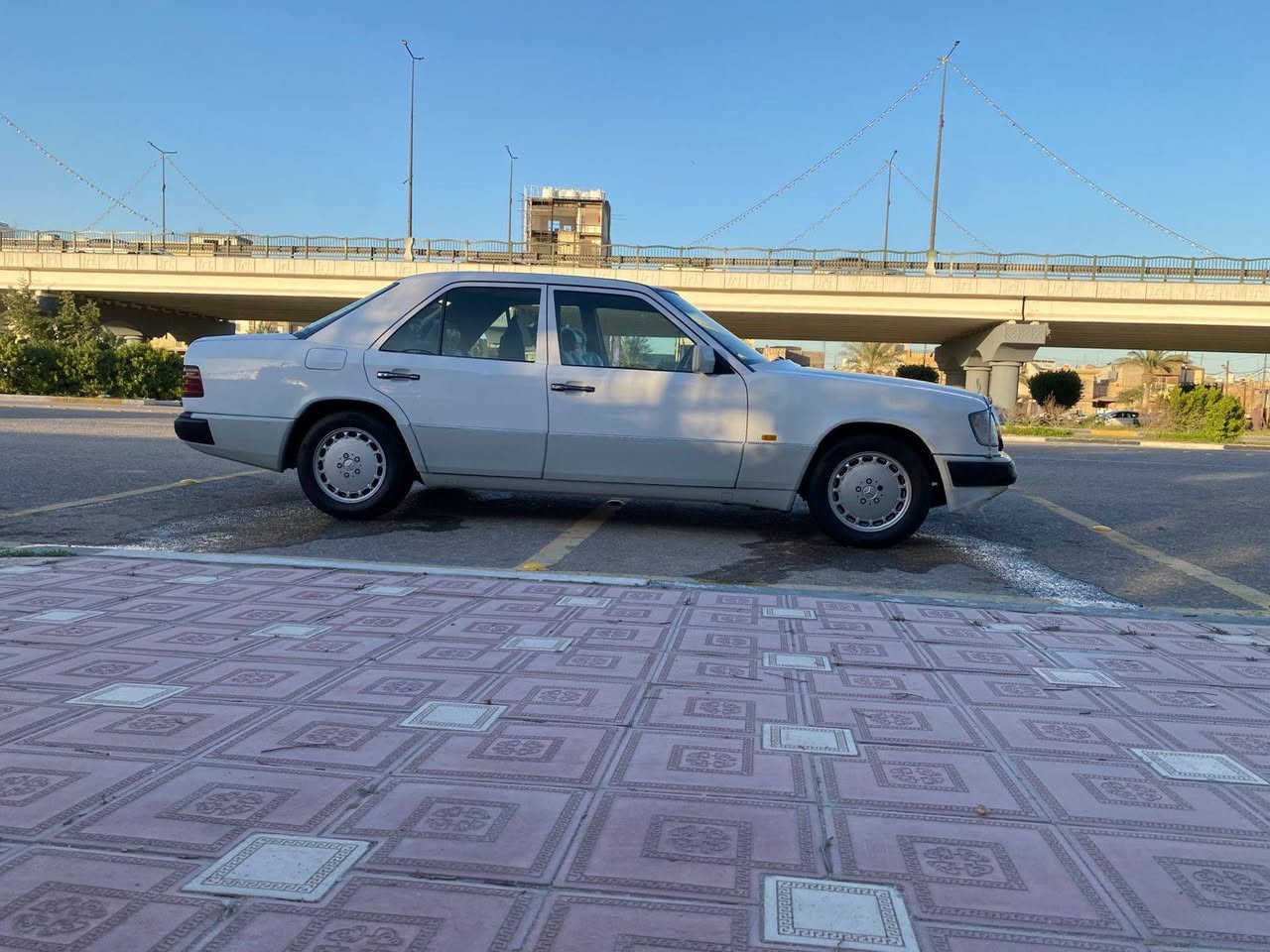 سلام عليكم دب للبيع
موديل 1988 نضيفه جدا وجاهزه مذب عليه الف
قواعد بدون تصليح بلاديات مكفوله من ضربه صبغ جماليه
مكينه 4 سلندر مكفوله كير مكفول 
سلايت شغال 
اريل كهرباء شغال
تبريد شغال
سنتر لوك شغال
جام كهرباء
تخم تاير جديد
غرفه نضيفه كلشي شغال 
رقم بغداد دولي 
سنويه جديده 
العنوان كربلاء 
للاستفسار 
***********
السعر 77
