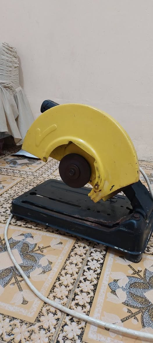 مجموعة غراض  المكان النجف تفاصيل على الخاص او الاتصال على الرقم ***********
